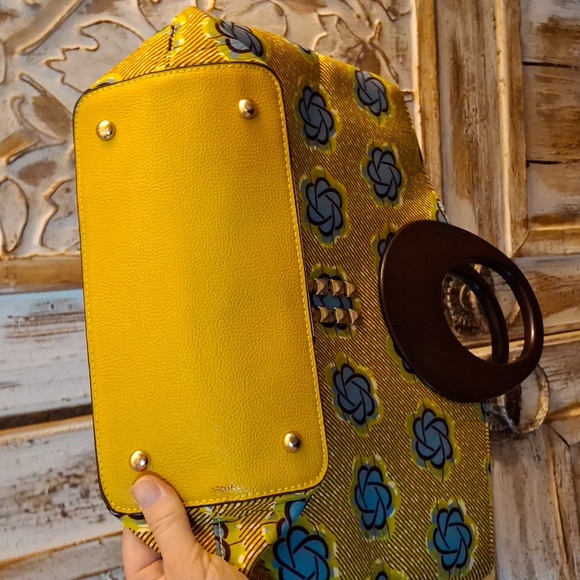 Artisan Ankara African Print Wood Handle Handbag. - Picture 8 of 11